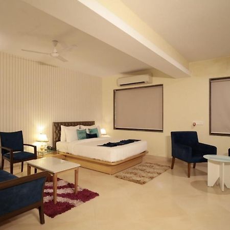 Meritas Seawind Beach Resort, Srīvardhan Zewnętrze zdjęcie