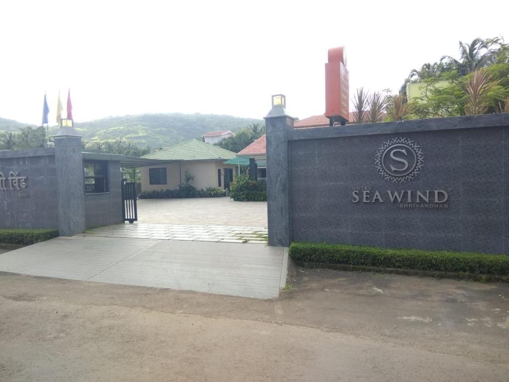 Meritas Seawind Beach Resort, Srīvardhan Zewnętrze zdjęcie