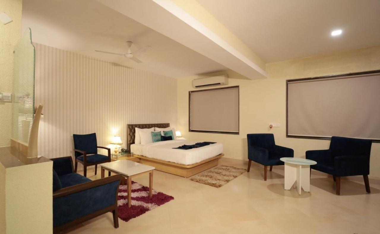 Meritas Seawind Beach Resort, Srīvardhan Zewnętrze zdjęcie